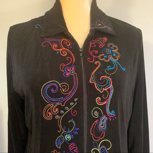 CHICOS TRAVELERS BLACK EMBROIDERED SWEATER/CARDIGAN SIZE 1/M - Picture 2 of 8